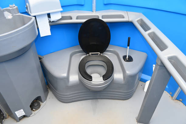 Best Portable toilet rental cost  in Albion, IL